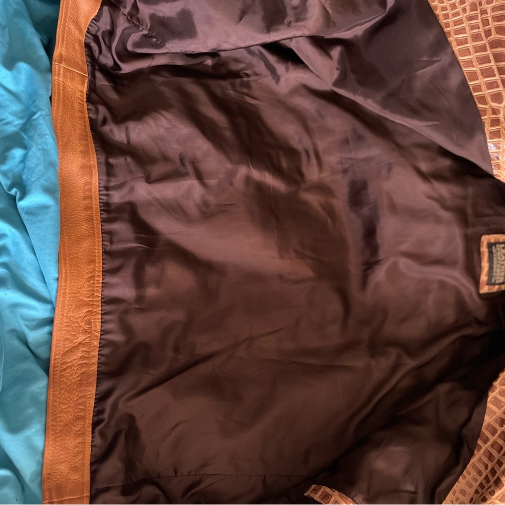 Custom-Made Leather Jacket - Picture 3 of 6
